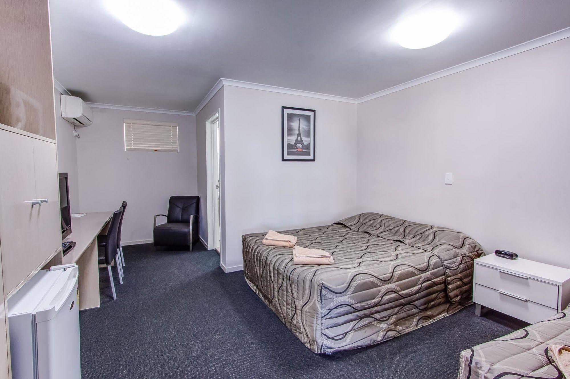 Galaxy Mackay Motor Inn Kültér fotó