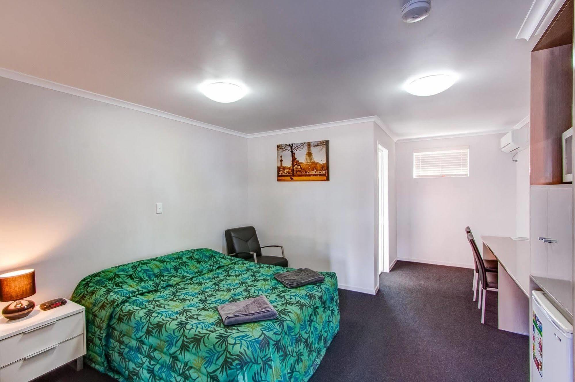 Galaxy Mackay Motor Inn Kültér fotó